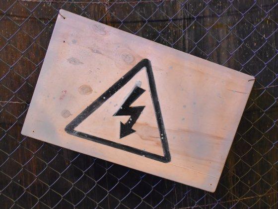 Jim dajemo preveč pozornosti